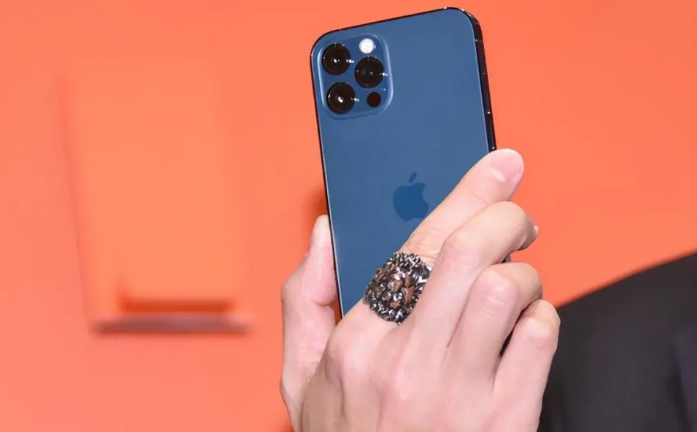 琼中苹果手机维修分享iPhone12系列重启方法教程 